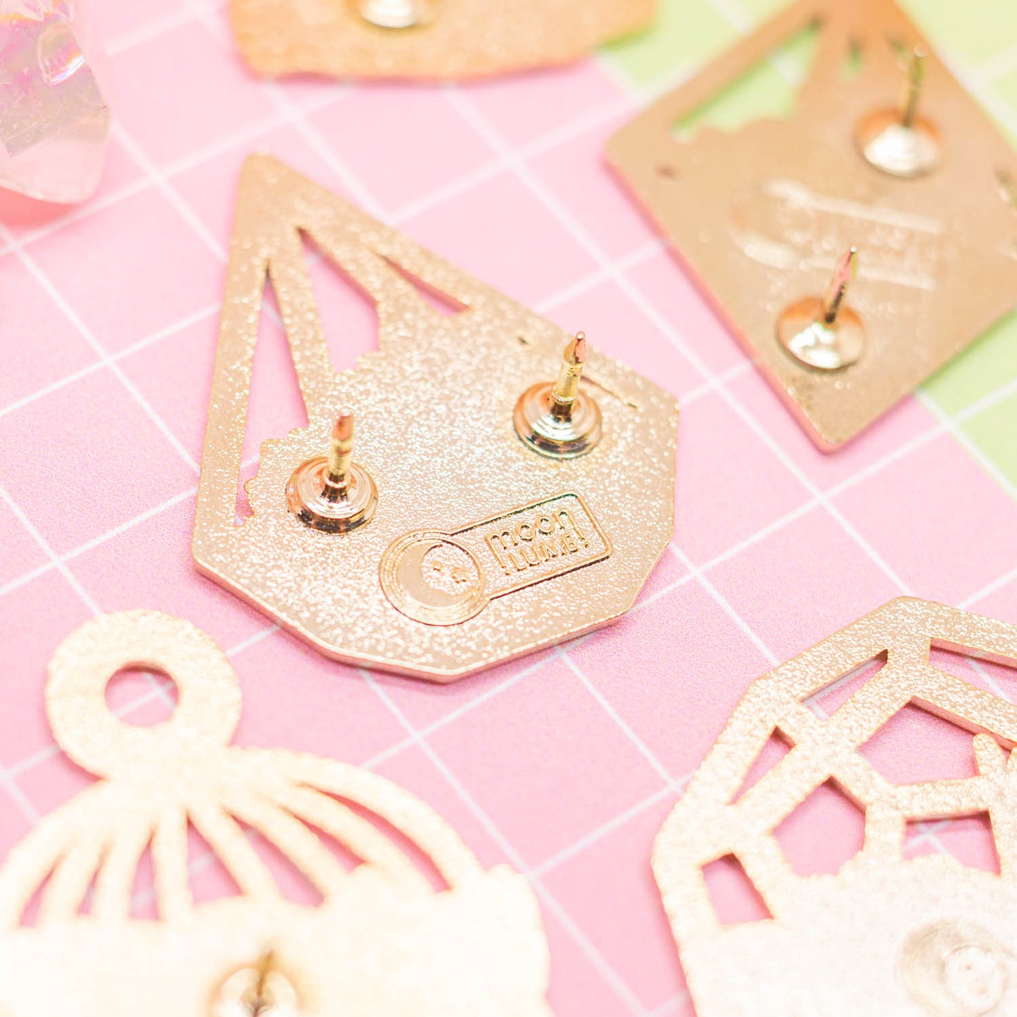 Retro Dream - DS Moon Lite enamel pin